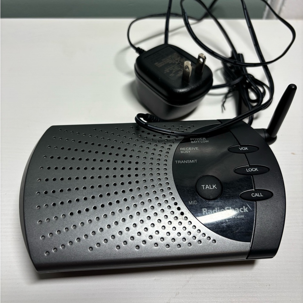Radio Shack 43-124 Wireless 900MHz Voice Activated Intercom With Power Cord